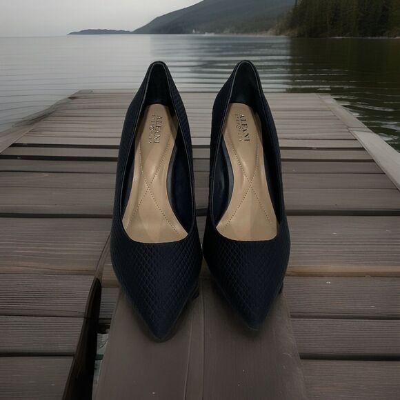 Alfani Step N Flex Joules Textured Pointed Pumps Navy Blue - Picture 1 of 8
